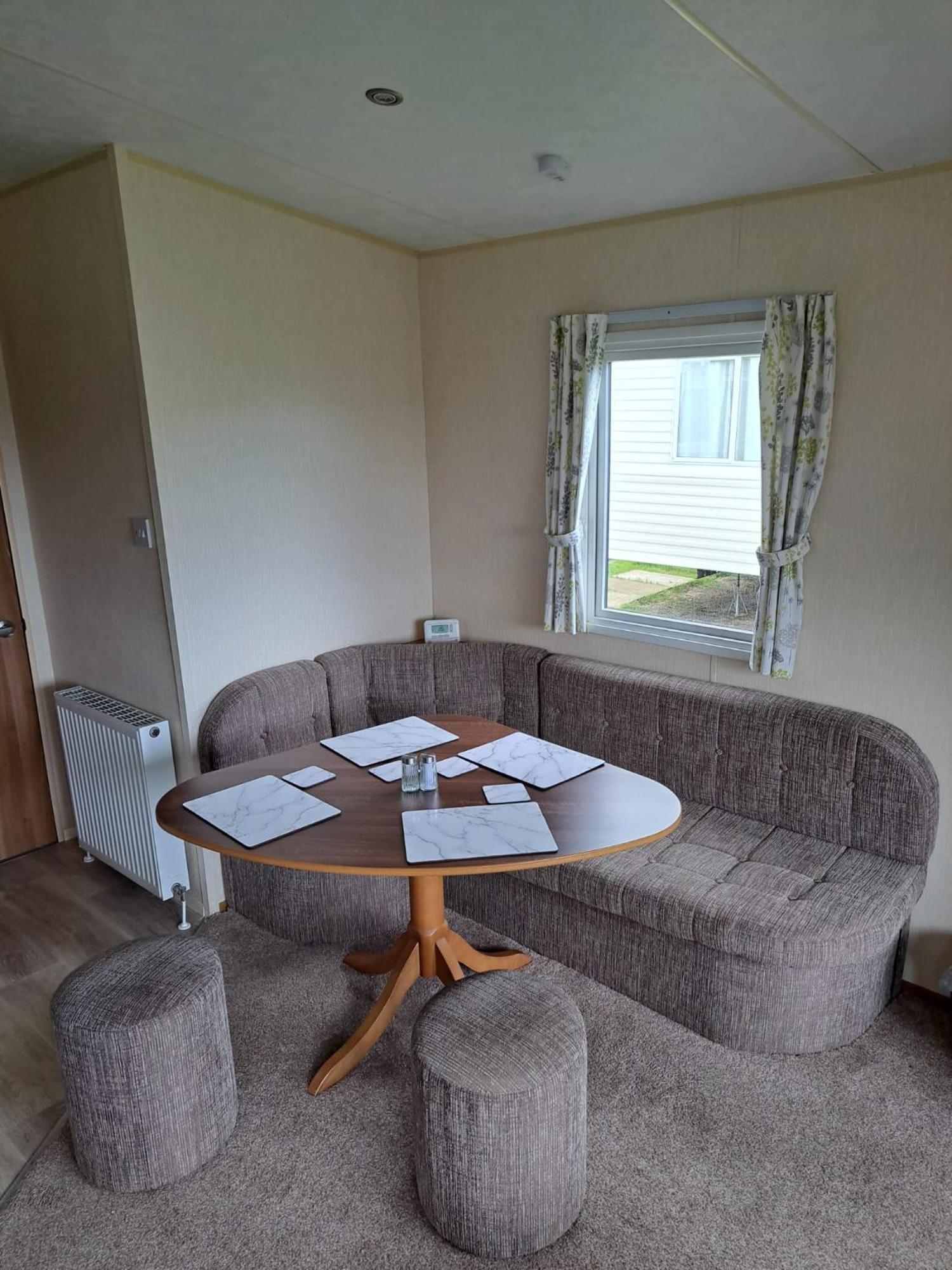 Caravan Waxholme Exterior photo